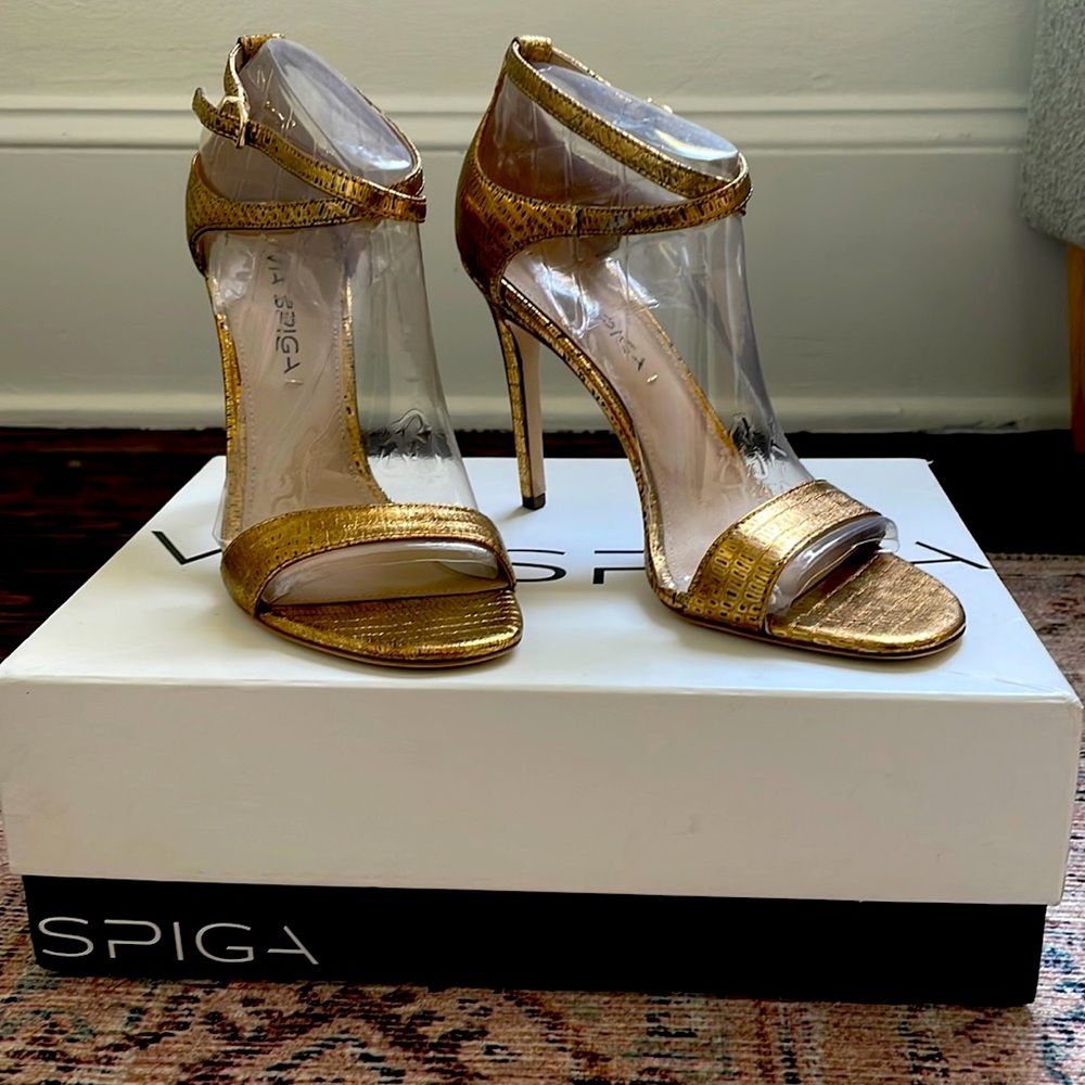 Via Spiga Gold Tiara Lizard Texture Heels